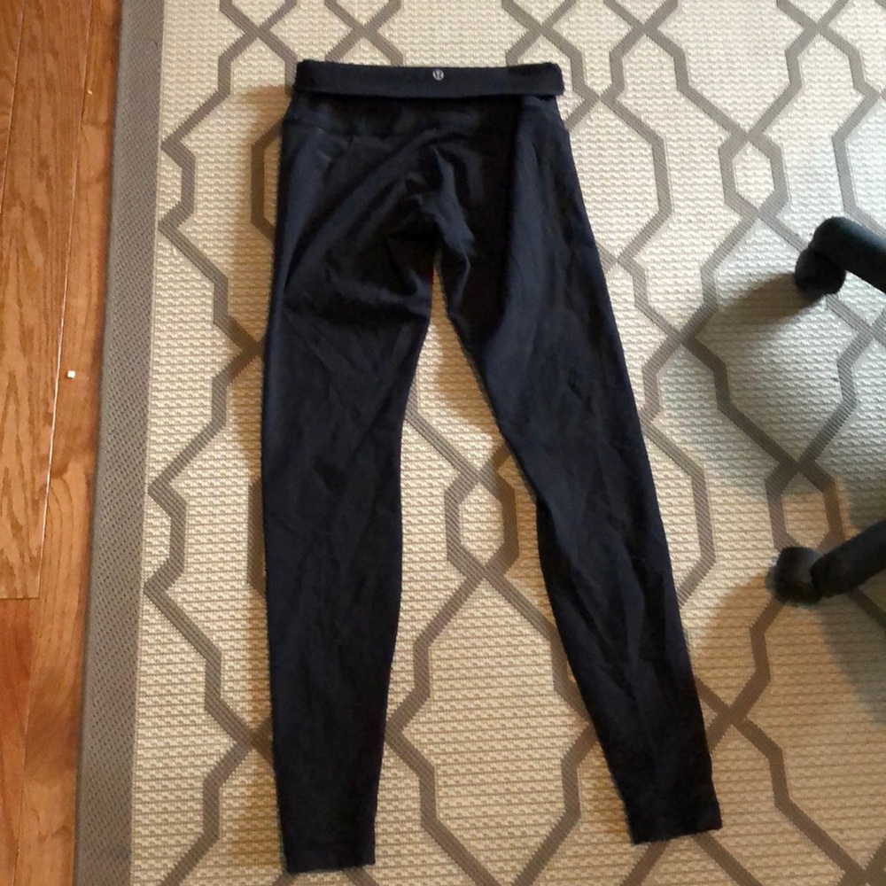 2 logo lululemon leggings